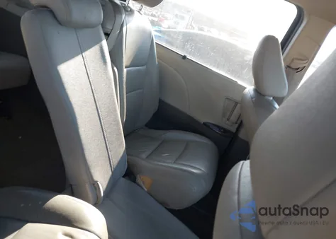 2018 Toyota Sienna Xle 8 Passenger from USA, damaged, VIN 5TDYZ3DC1JS921138